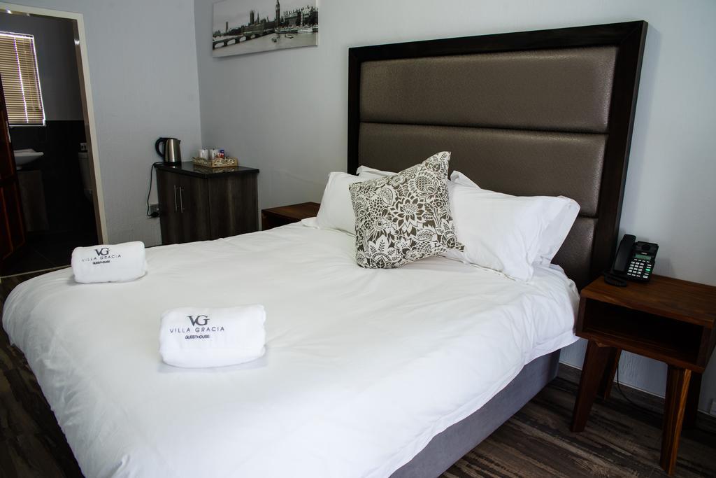 Villa Gracia Guesthouse Klerksdorp Dış mekan fotoğraf